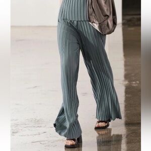 Zara Sage Green Pleated Wide-Leg Trousers, Large